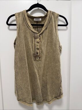 Zenana Outfitters Washed Tan Button-Front Sleeveless Henley Tank